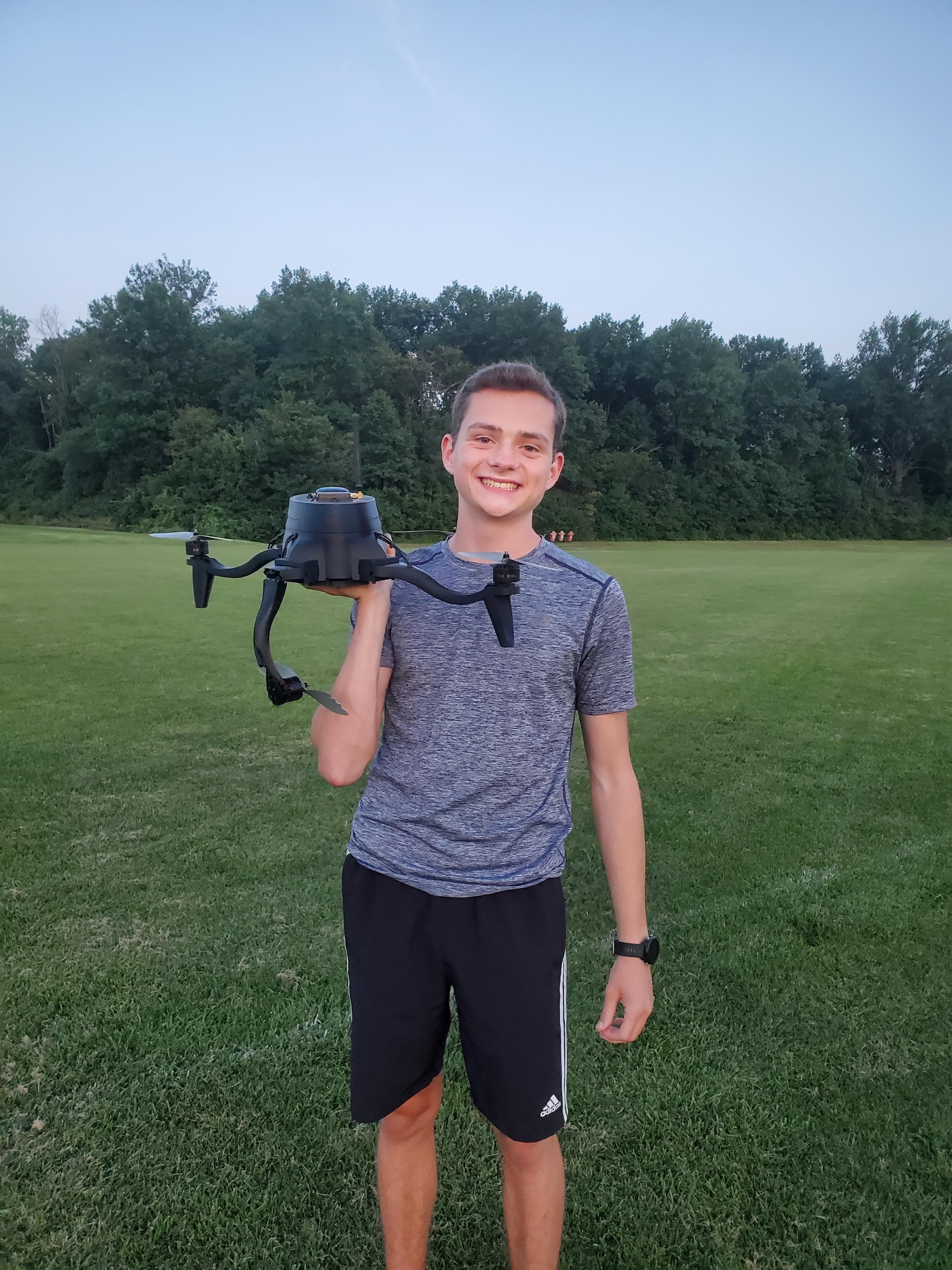 Holding the quadrotor after a broken arm failure